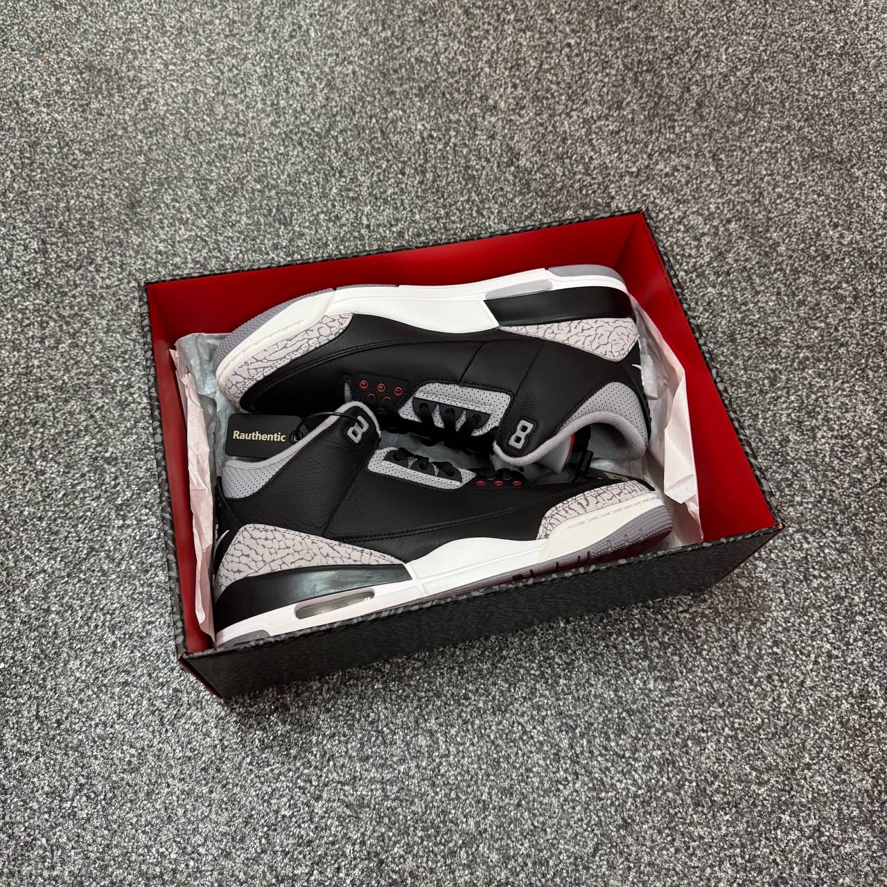 US 10 NIKE AIR JORDAN 3 RETRO OG BLACK CEMENT (2024)