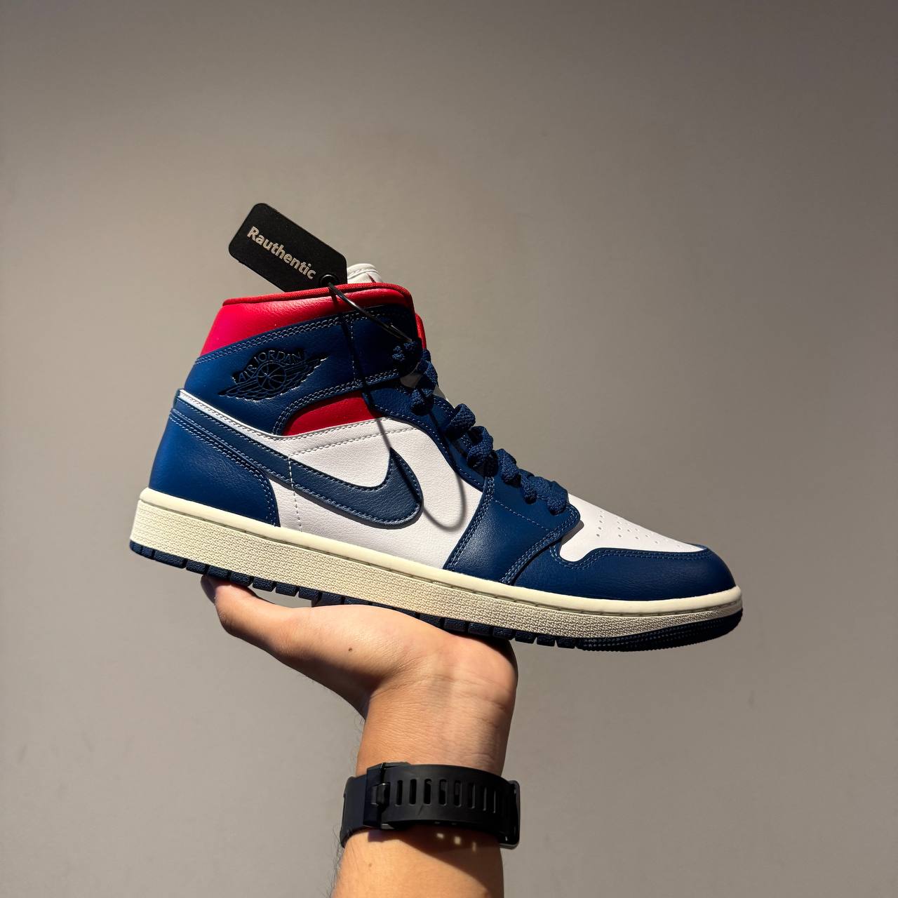 US 12W NIKE AIR JORDAN 1 MID FRENCH BLUE (W)