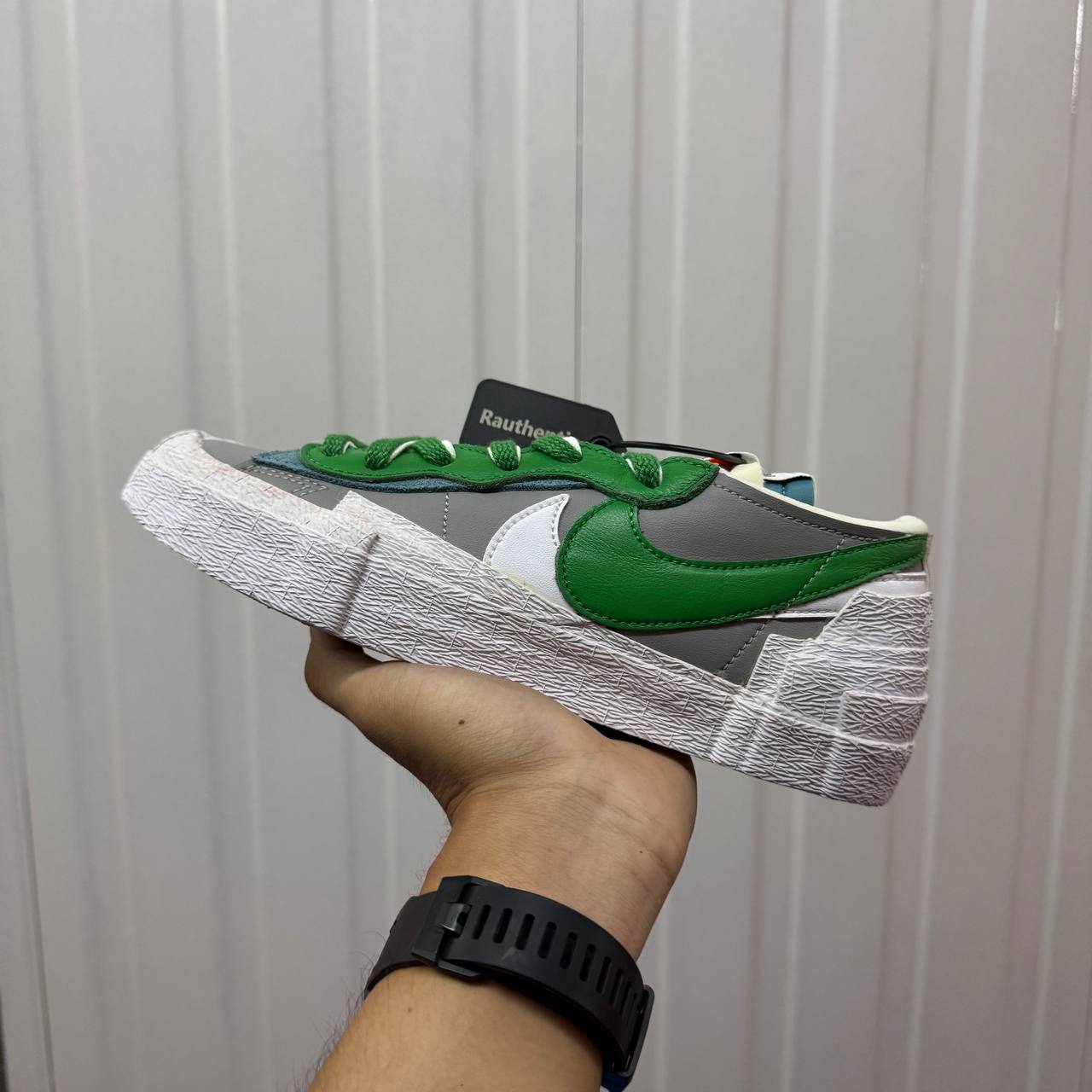 US 6 SACAI X BLAZER LOW 'CLASSIC GREEN'