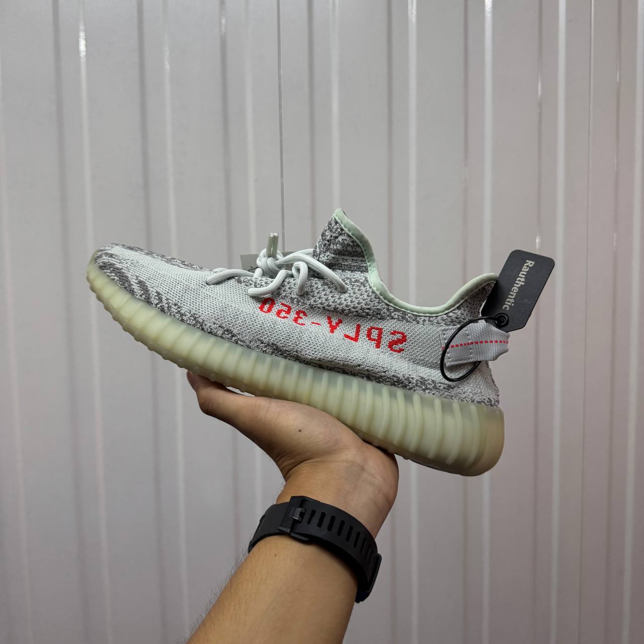 US 10.5 ADIDAS YEEZY 350 BLUE TINT