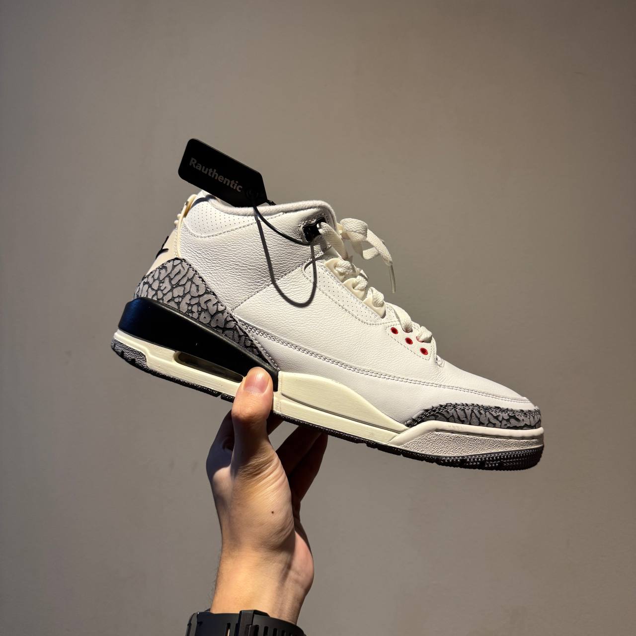 US 10 NIKE AIR JORDAN 3 RETRO "WHITE CEMENT REIMAGINED" 2023