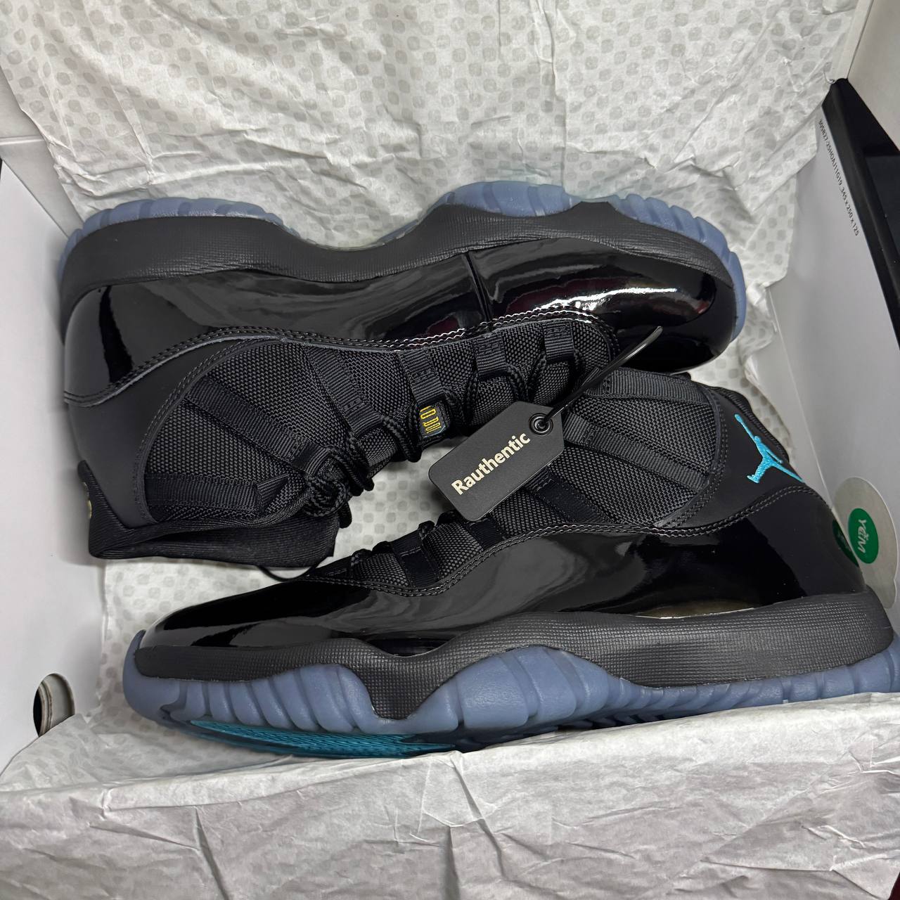 US 10.5 NIKE AIR JORDAN 11 RETRO GAMMA BLUE (2025)
