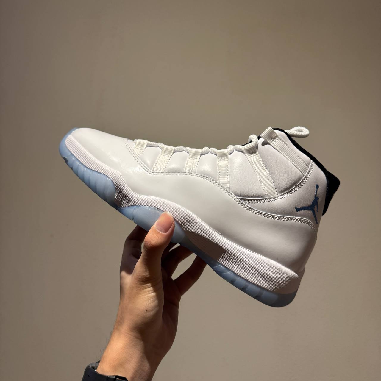 US 9.5 NIKE AIR JORDAN 11 HIGH LEGEND BLUE