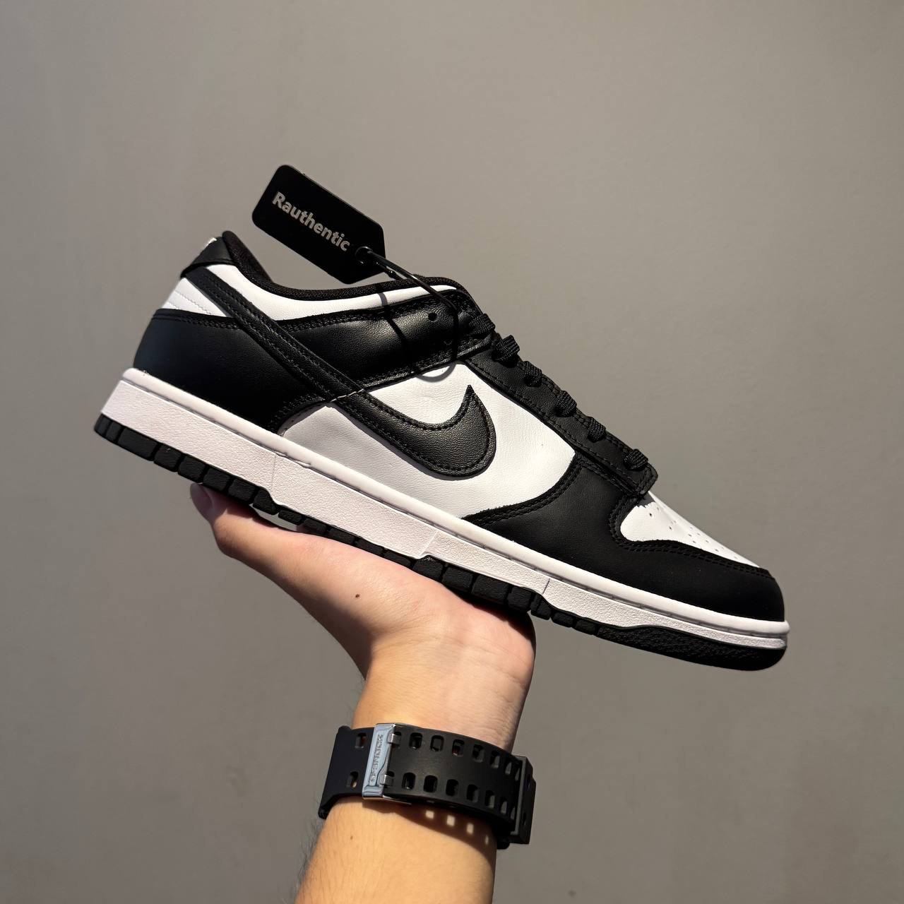 US 10 NIKE DUNK LOW BLACK AND WHITE PANDA
