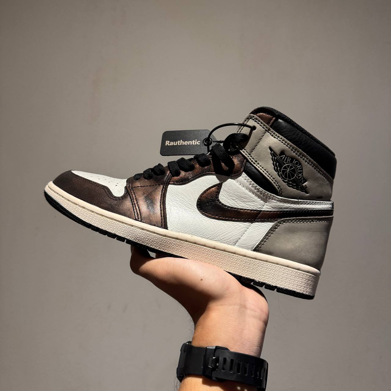 US 9.5 USED NIKE AIR JORDAN 1 HIGH REVERSED PATINA