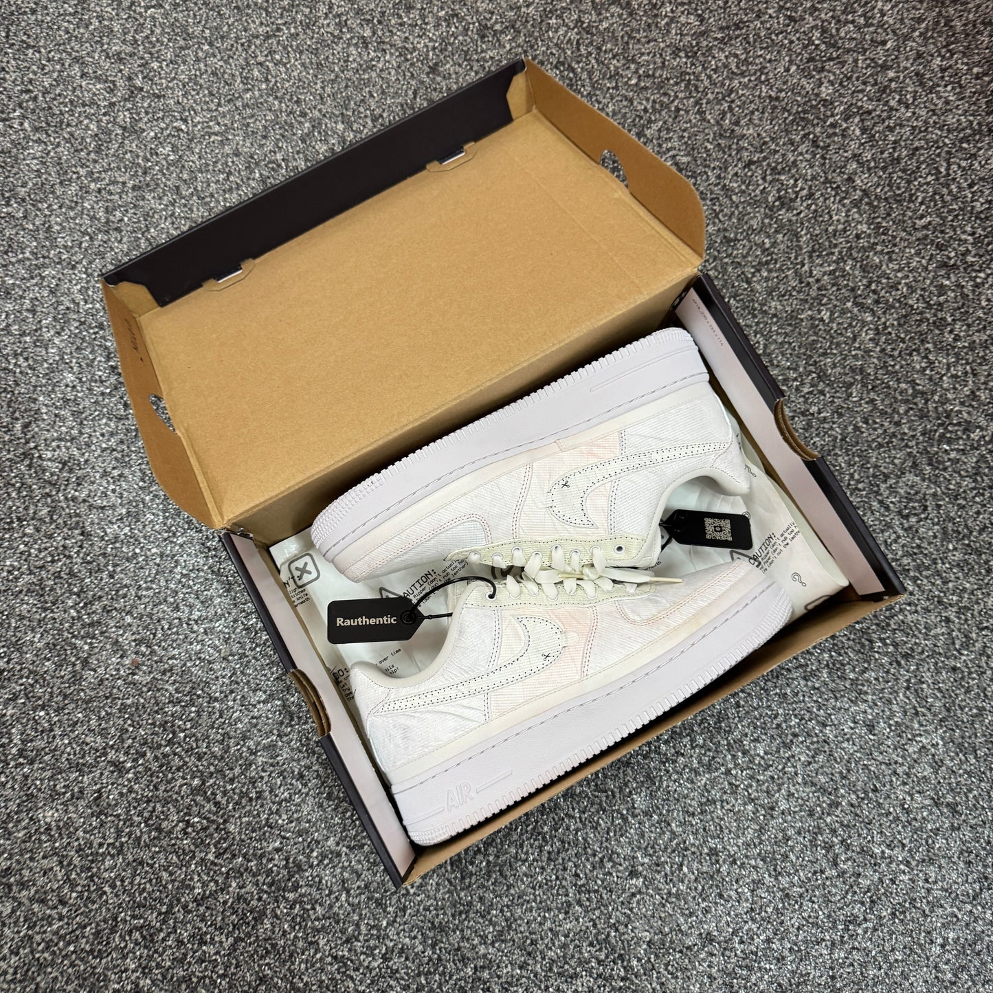 US 9.5W NIKE AIR FORCE 1 TEARAWAY