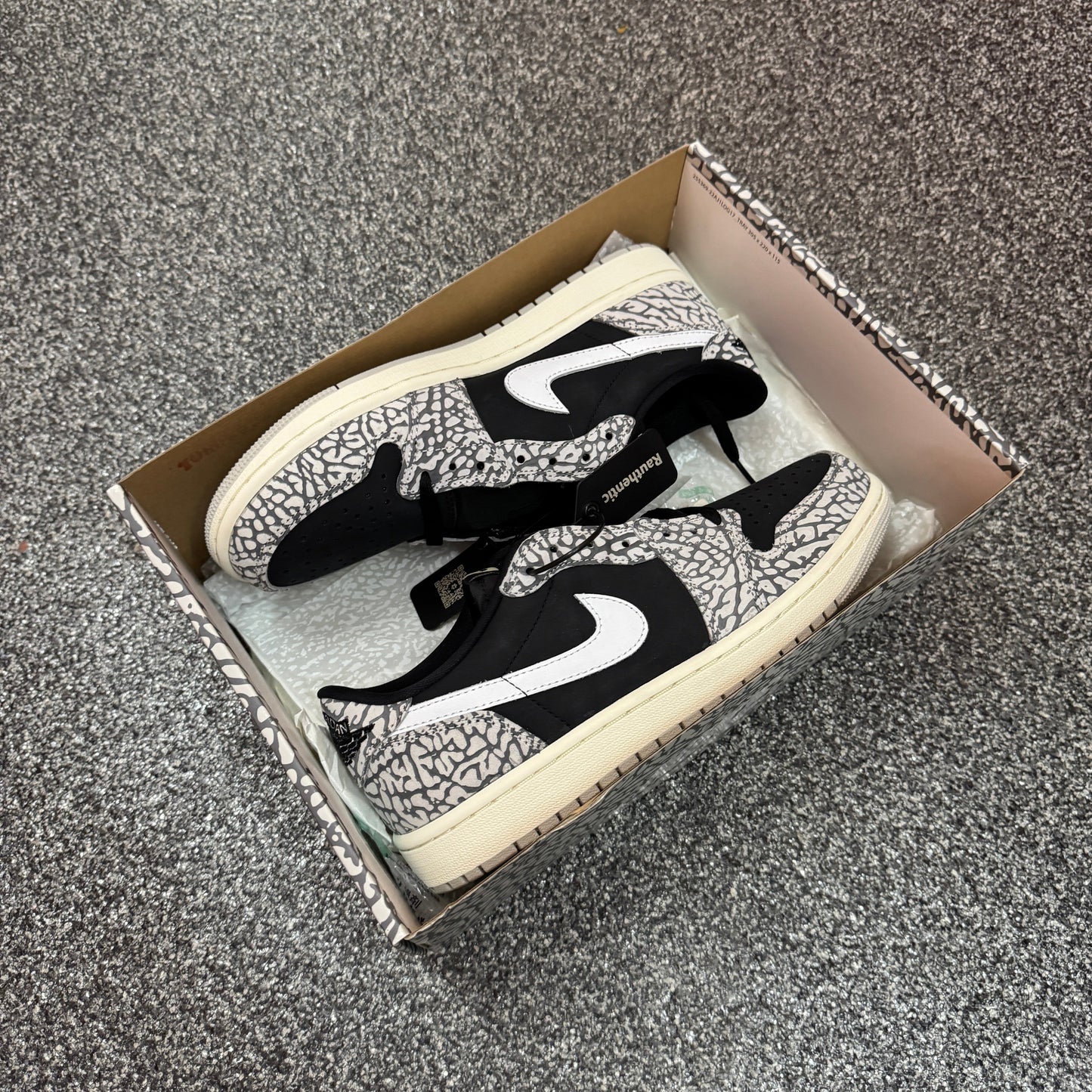 US 8 NIKE AIR JORDAN 1 LOW OG BLACK CEMENT ELEPHANT PRINT