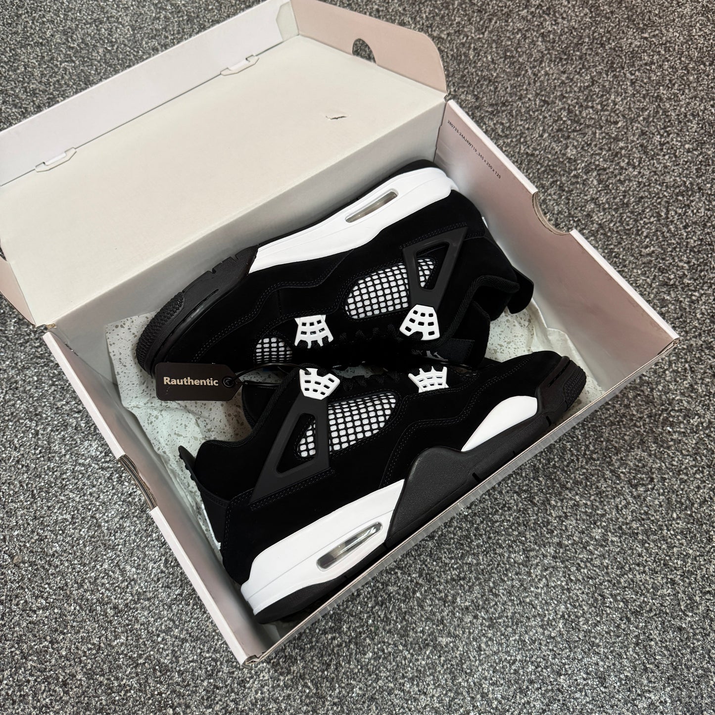 US 10 NIKE AIR JORDAN 4 RETRO WHITE THUNDER