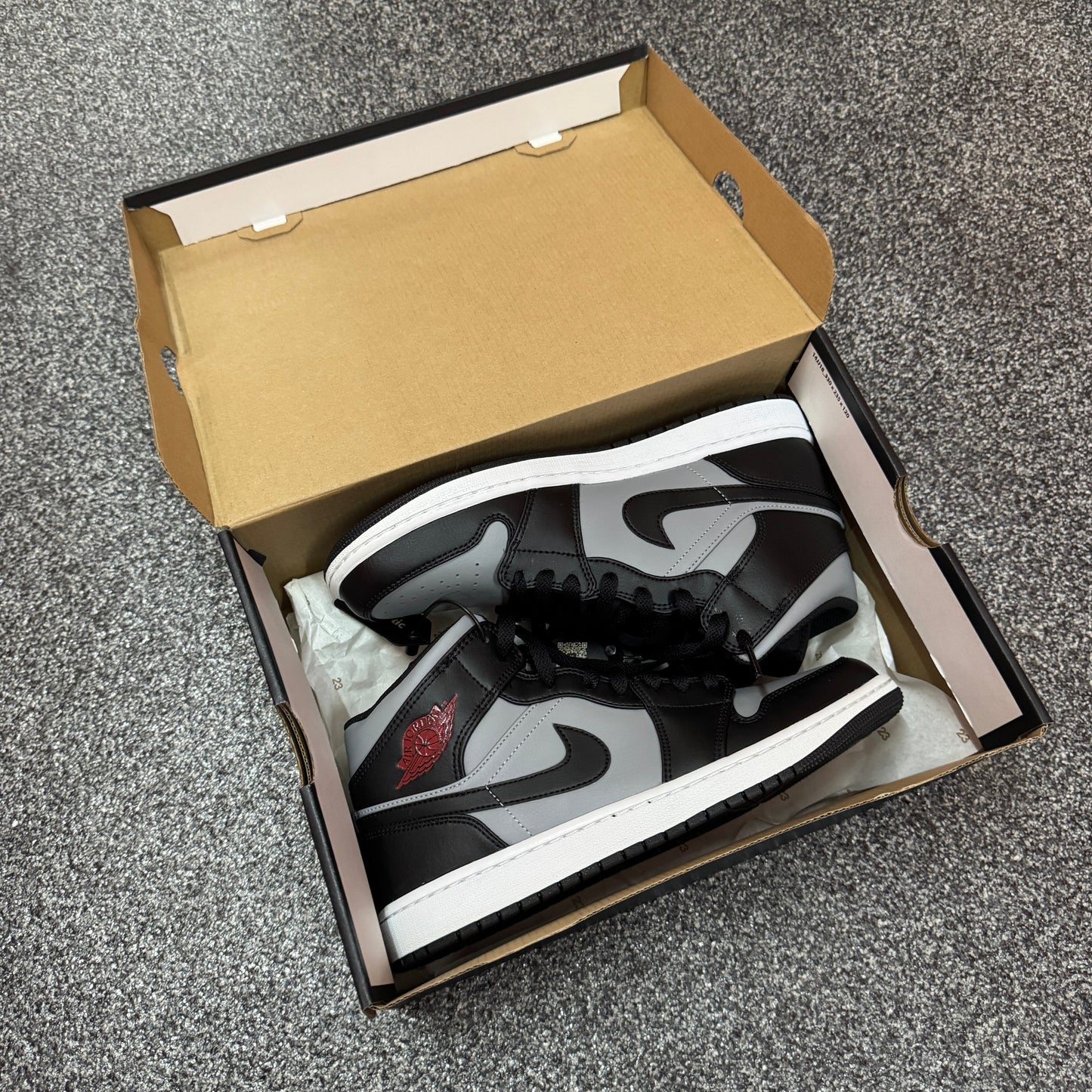 US 10 NIKE AIR JORDAN 1 MID SHADOW RED