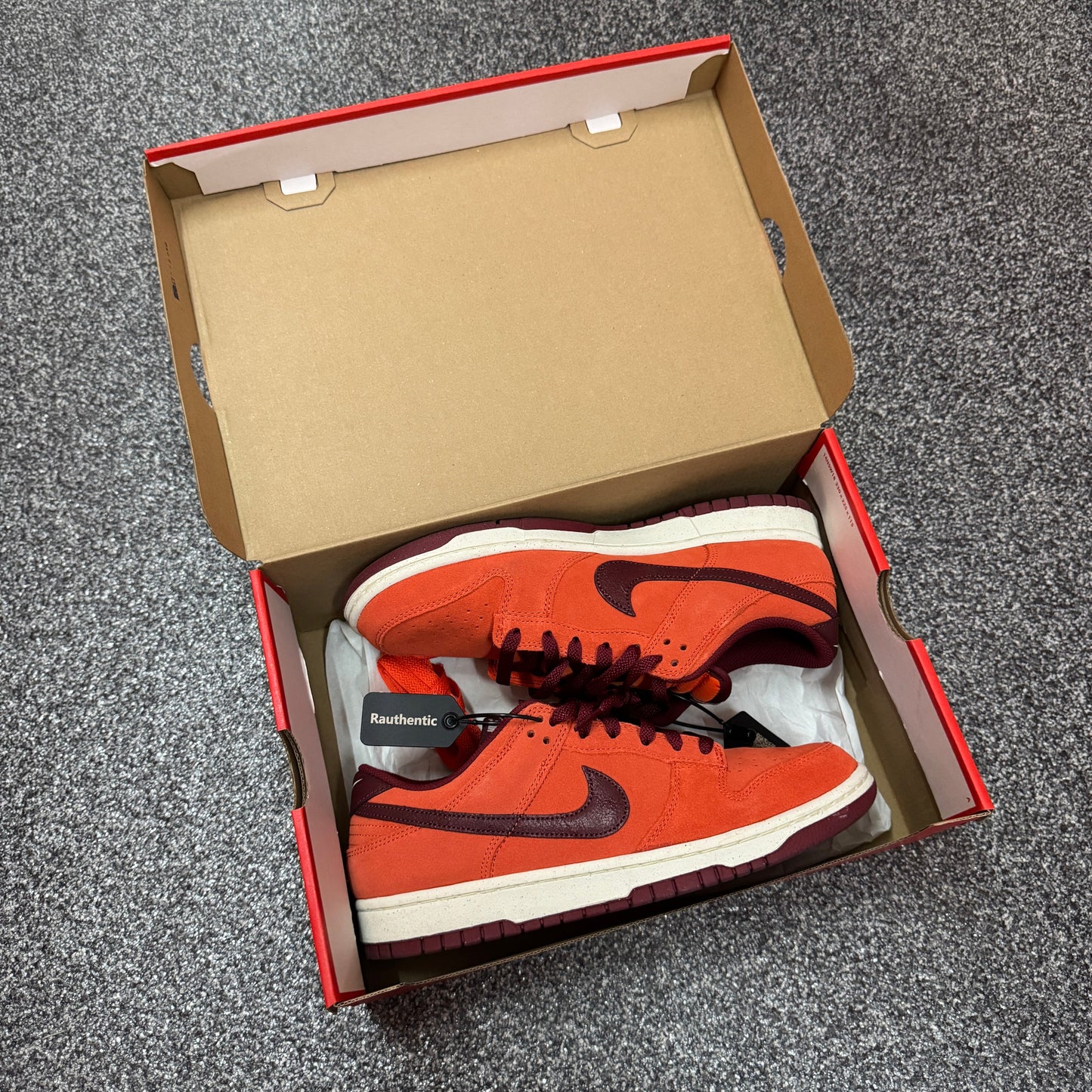 US 9.5 USED NIKE DUNK LOW TEAM ORANGE