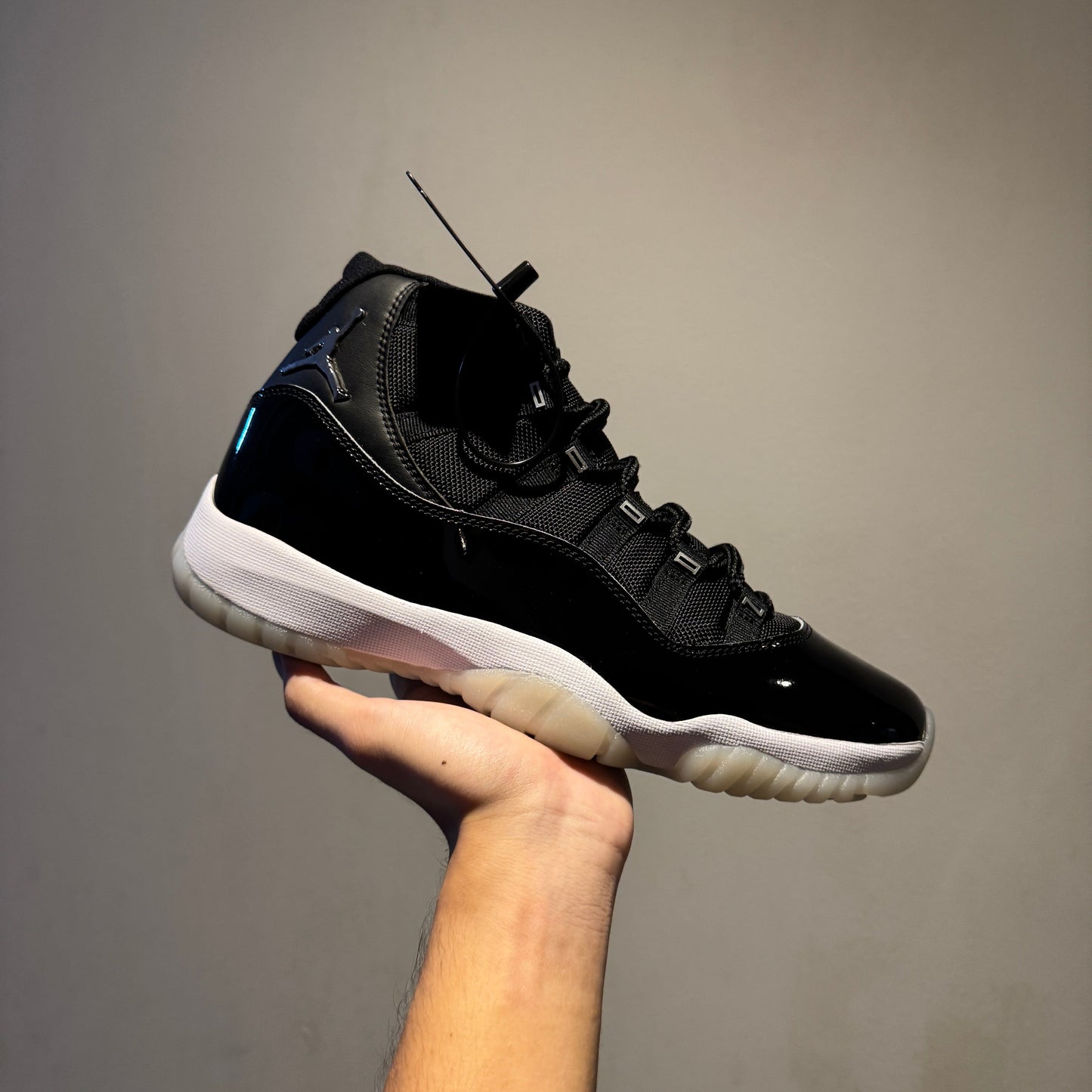 US 10.5 NIKE AIR JORDAN 11 JUBILEE