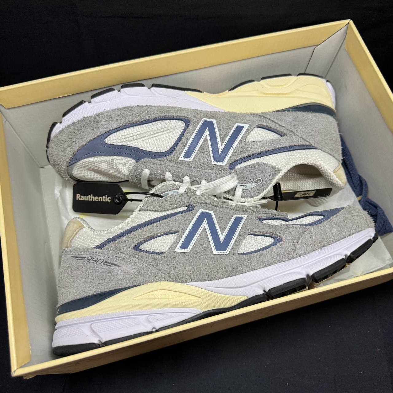 US 9.5 USED NEW BALANCE 990V4 MIUSA GREY DAY (2023)