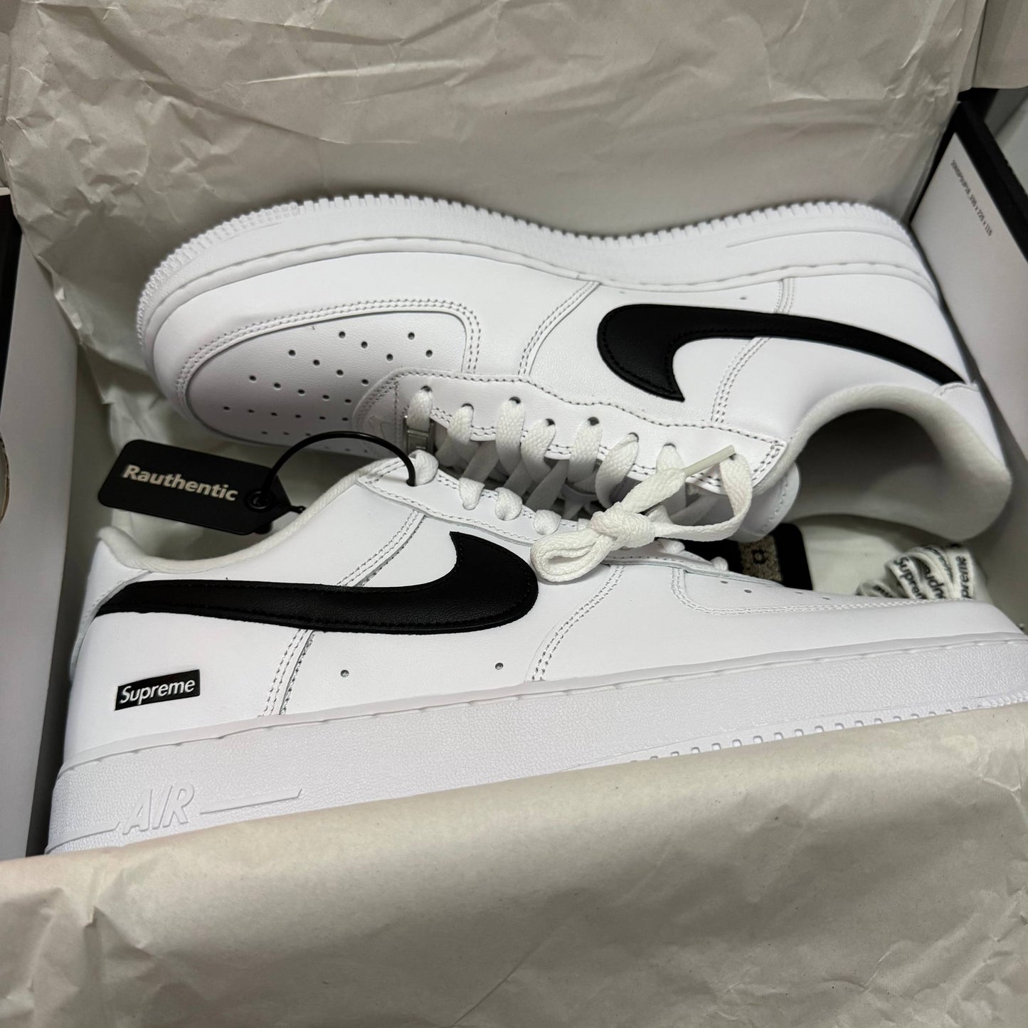 US 10 NIKE AIR FORCE 1 LOW SP X SUPREME WHITE BLACK SWOOSH