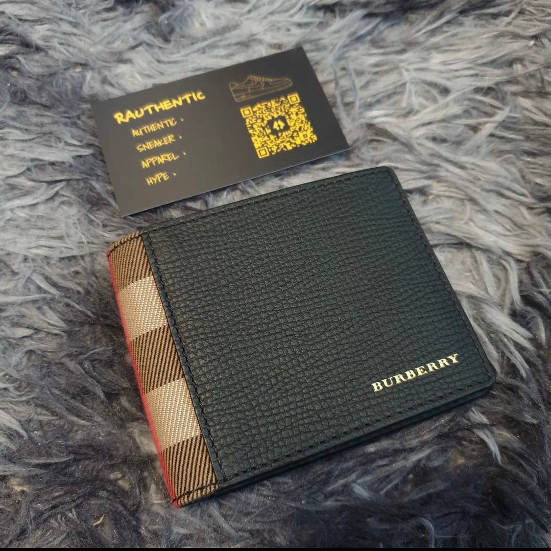 Burberry best sale canvas wallet