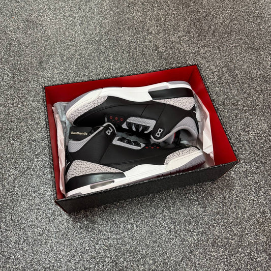 US 10 NIKE AIR JORDAN 3 RETRO OG BLACK CEMENT (2024)