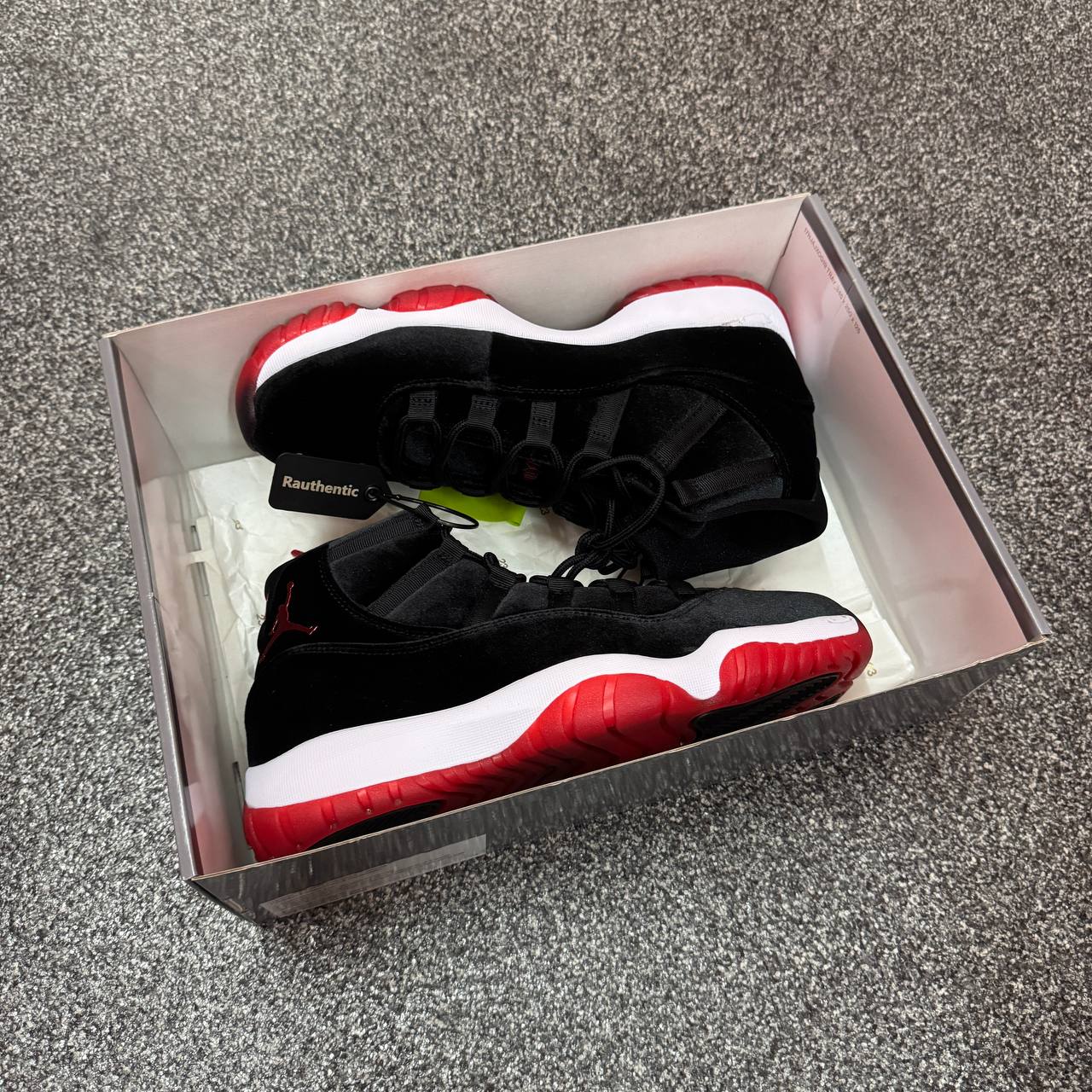 US 11.5W / 10M NIKE AIR JORDAN 11 HIGH RETRO BRED VELVET (W)