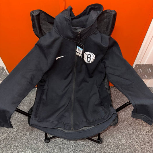 US M NIKE BROOKLYN NETS ON-COURT DRI-FIT SHOWTIME FULL-ZIP HOODIE