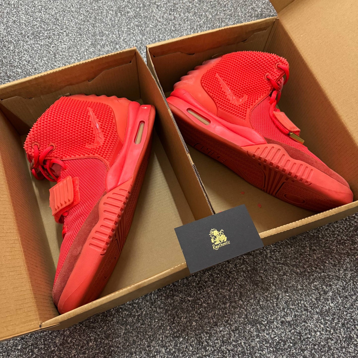 US 13 USED NIKE AIR YEEZY 2 RED OCTOBER