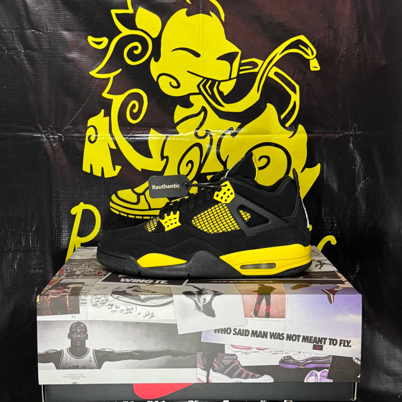 US 10 NIKE AIR JORDAN 4 RETRO YELLOW LIGHTNING THUNDER