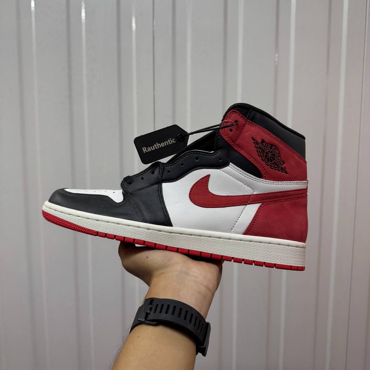 US 10.5 NIKE AIR JORDAN 1 HIGH OG TRACK RED