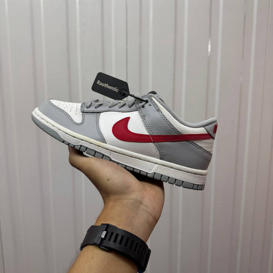 US 4.5Y NIKE DUNK LOW GS 'GREY RED'