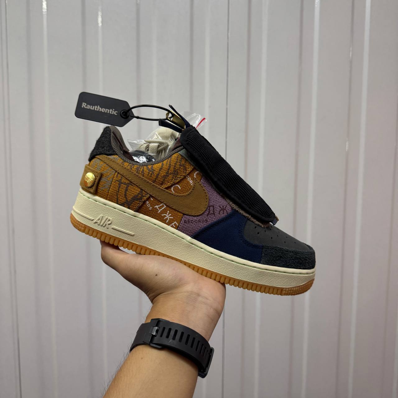 US 6.5 NIKE AIR FORCE 1 LOW TRAVIS SCOTT
