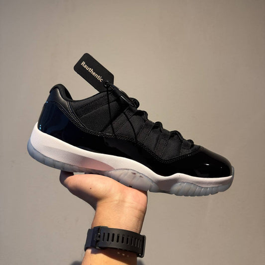 US 10 NIKE AIR JORDAN 11 LOW SPACE JAM