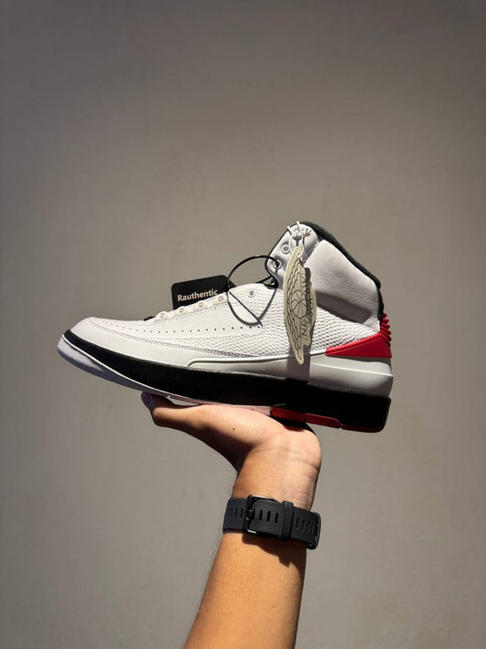 US 10 NIKE AIR JORDAN 2 RETRO CHICAGO