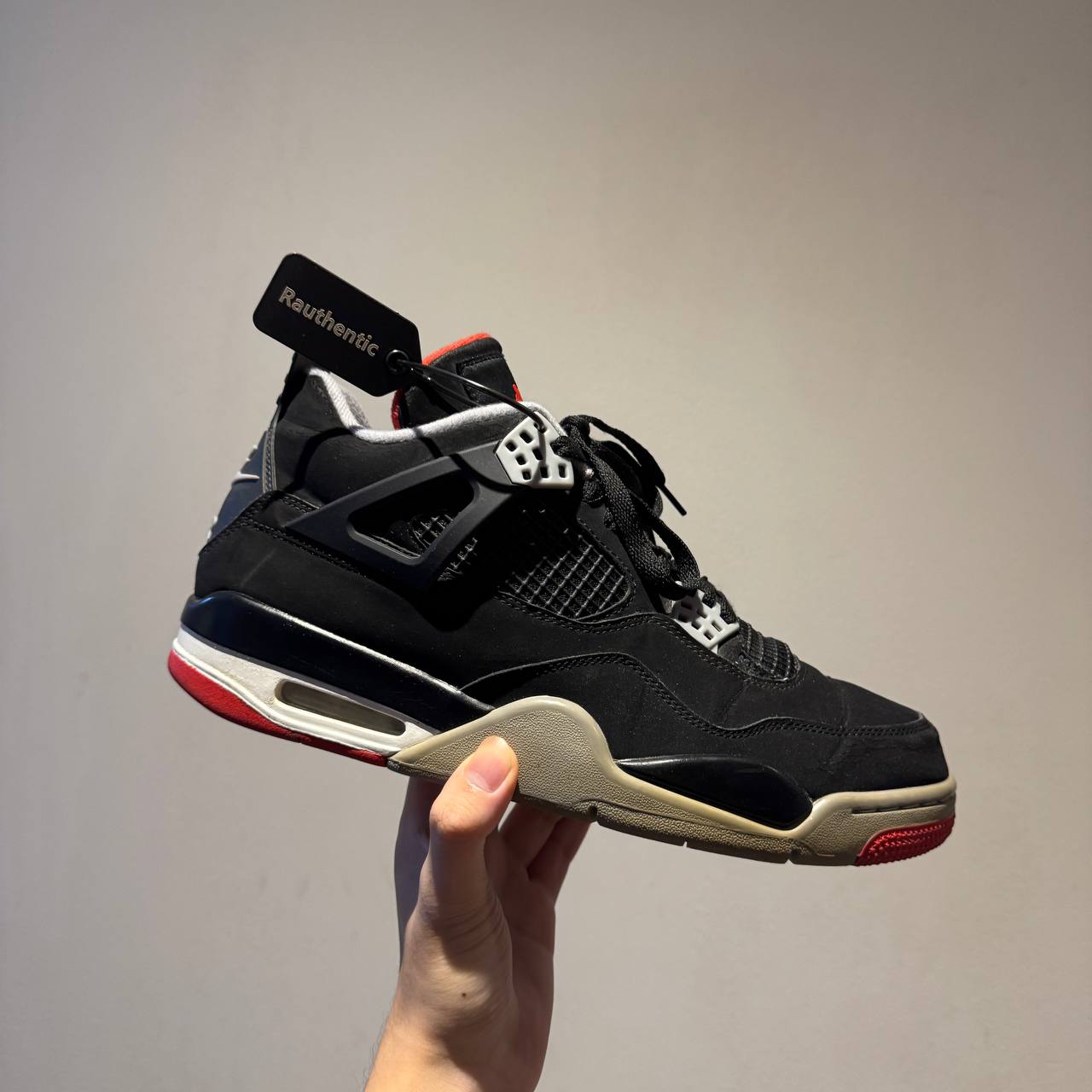 US 10 NIKE AIR JORDAN 4 RETRO BRED 2019