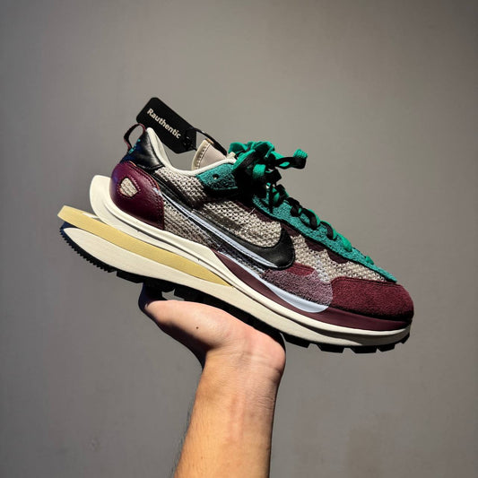 Nike Vaporwaffle x Sacai Red Neptune Green