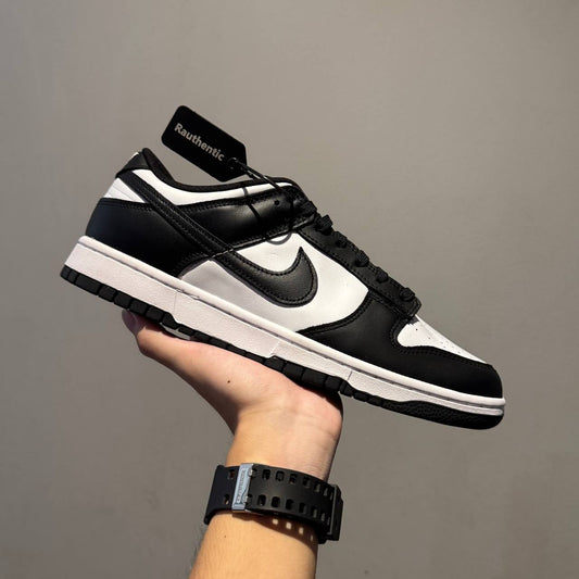 US 10 NIKE DUNK LOW BLACK AND WHITE PANDA