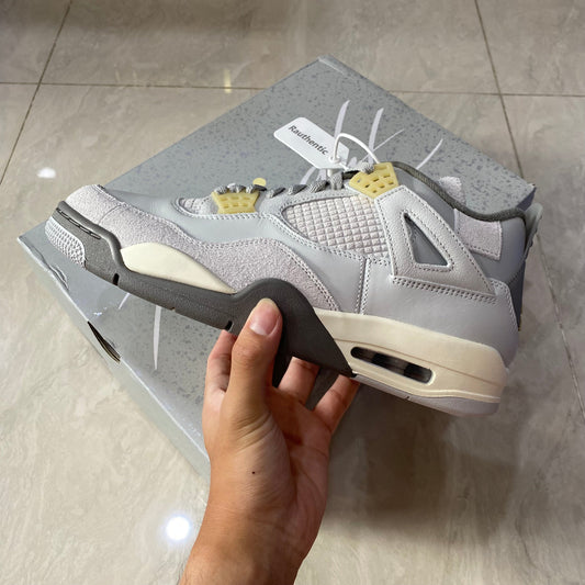 US 10 NIKE AIR JORDAN 4 CRAFT PHOTON DUST