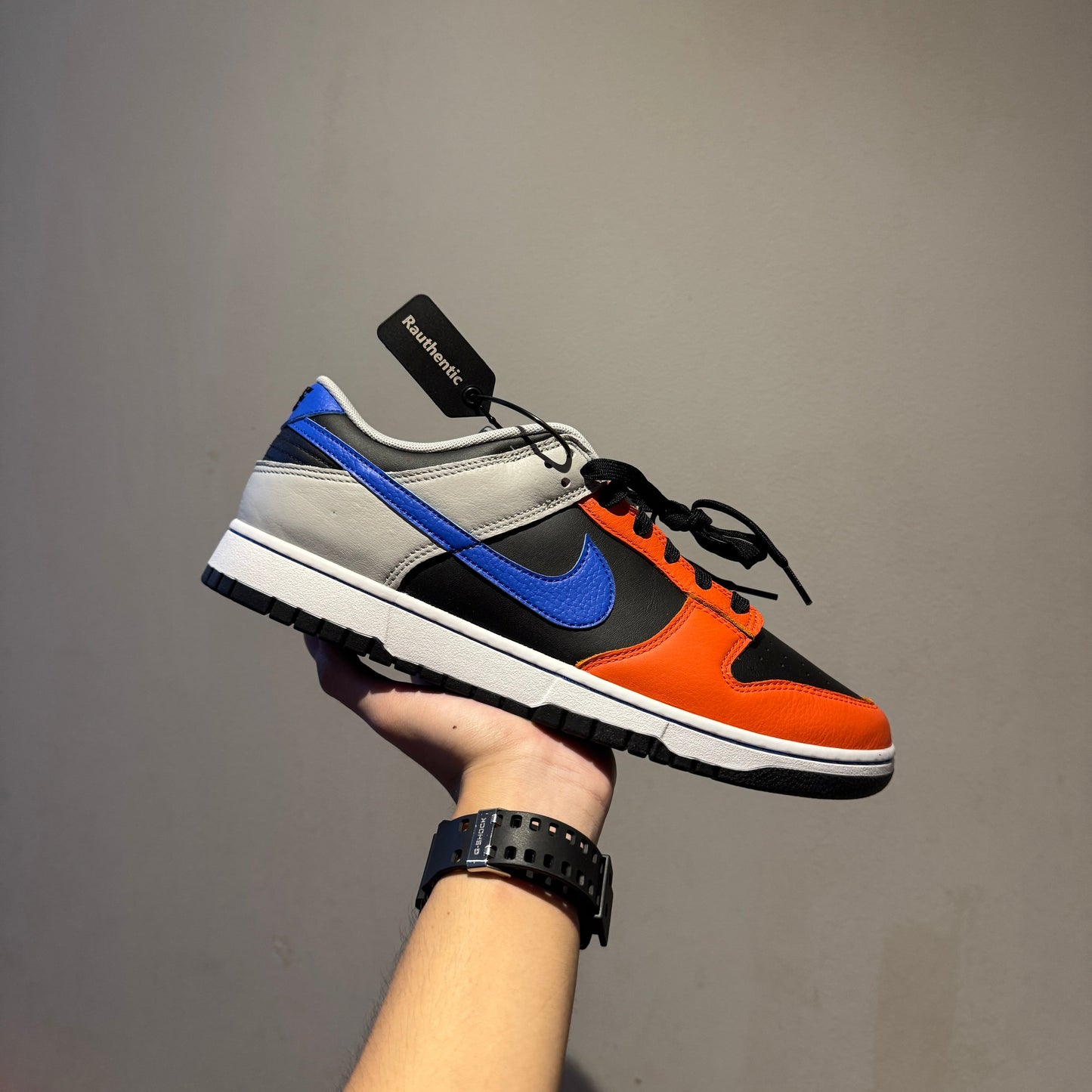 US 12.5 NIKE DUNK LOW EMB KNICKS