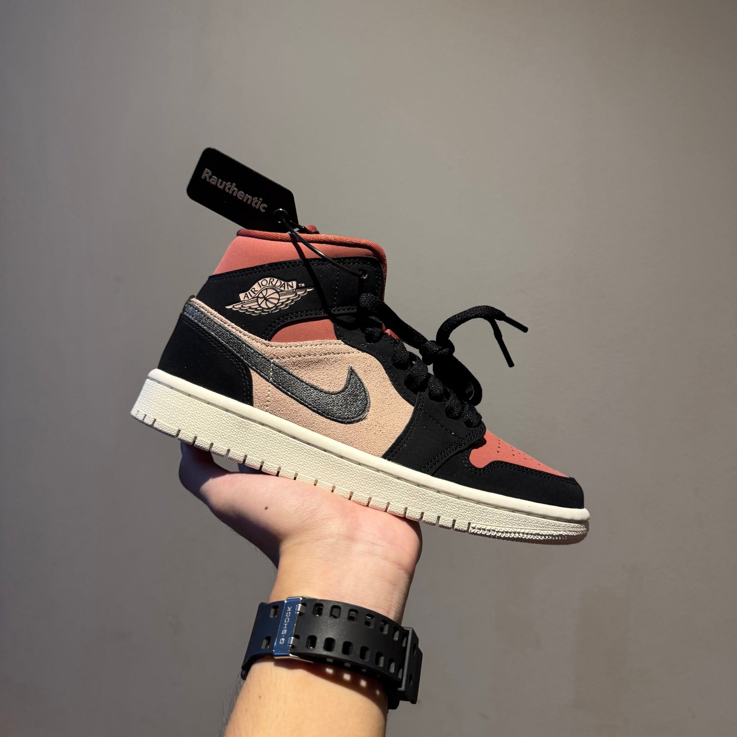 US 6W NIKE AIR JORDAN 1 MID CANYON RUST (W)