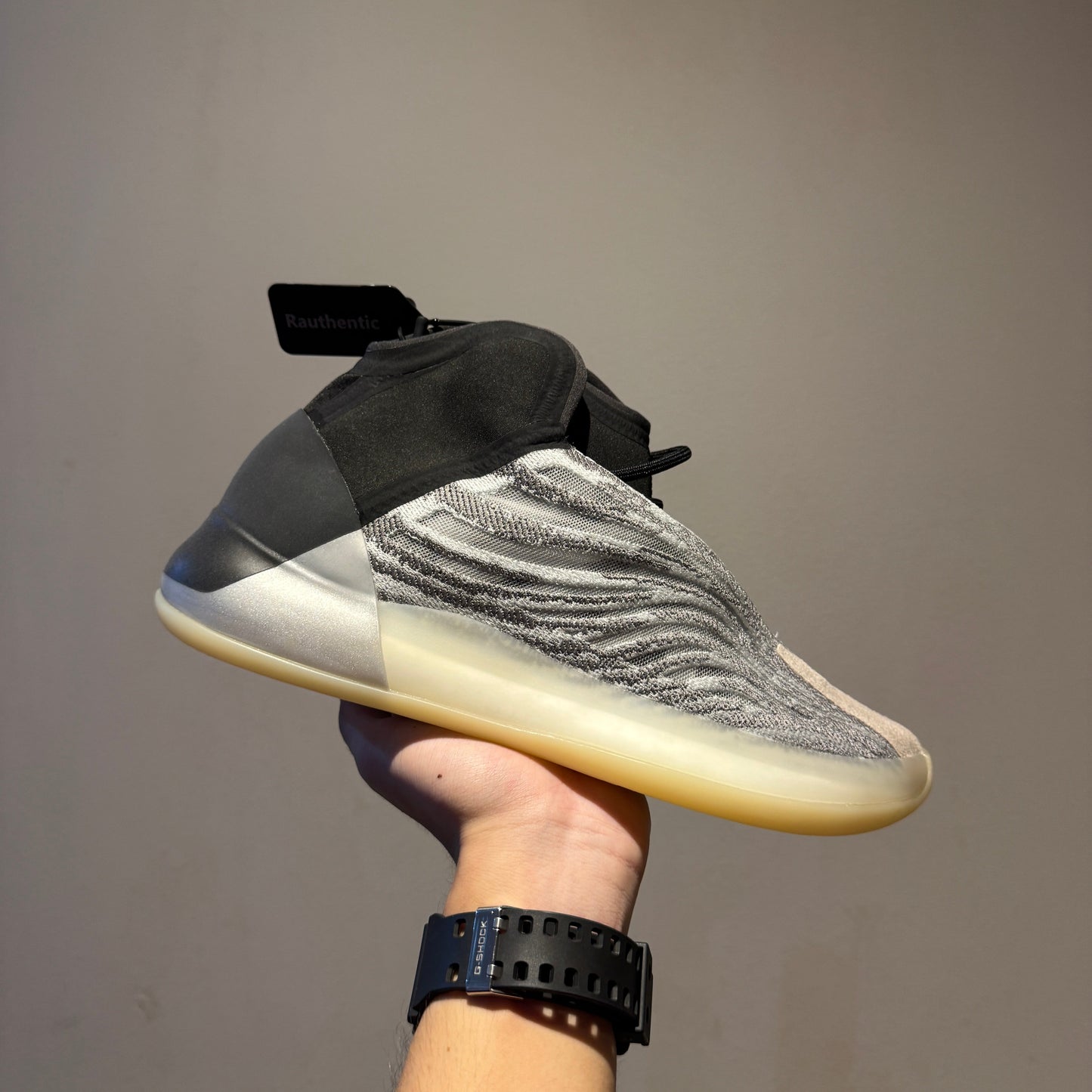 US 7.5 ADIDAS YEEZY QNTM