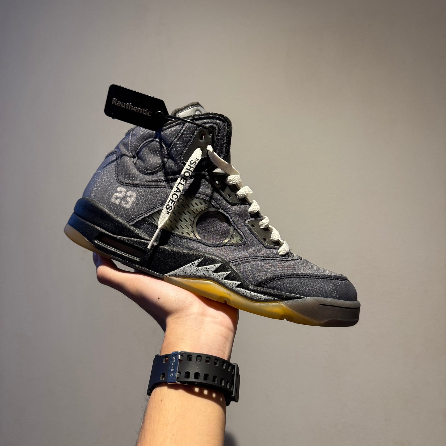 US 10 USED NIKE AIR JORDAN 5 RETRO OFF WHITE MUSLIN