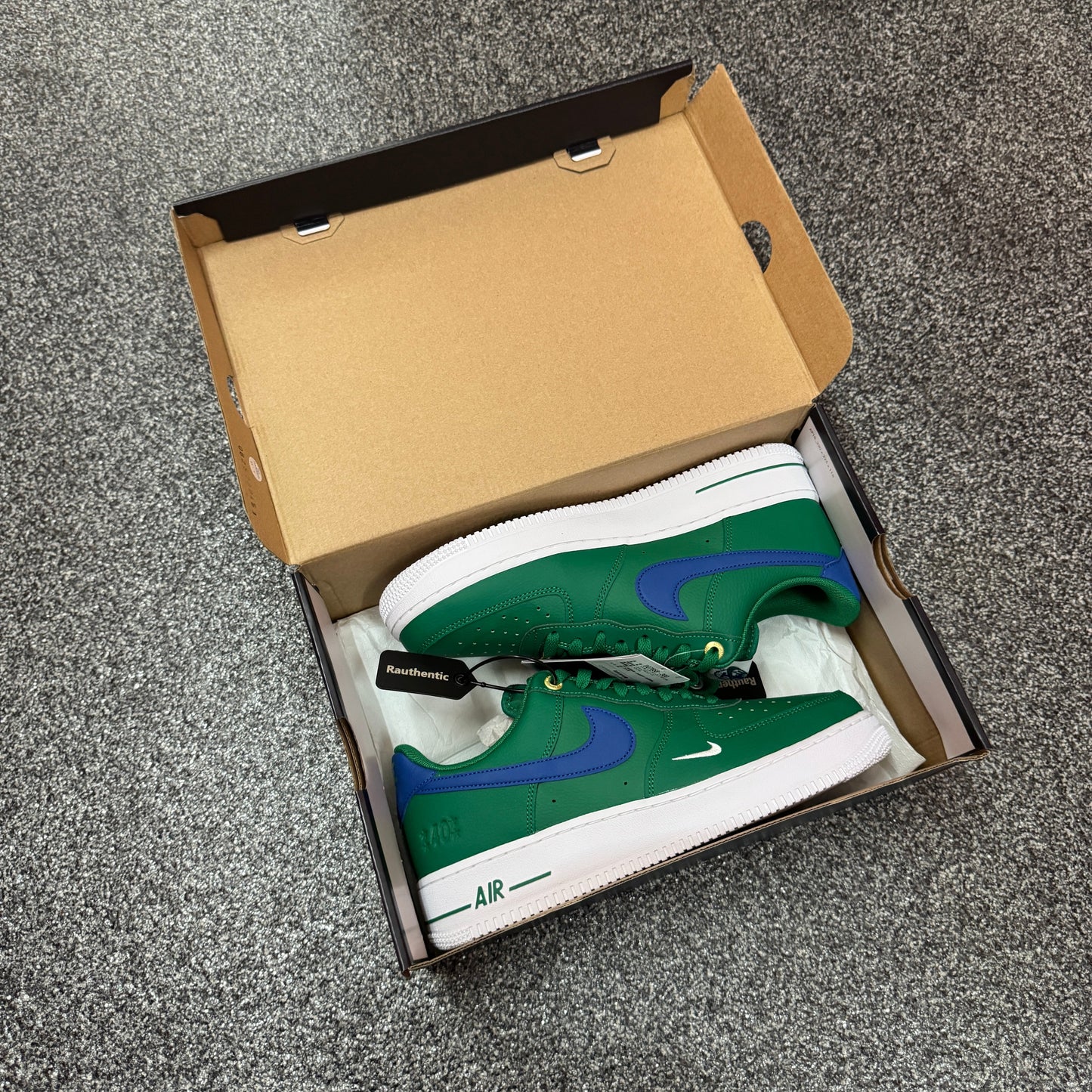 US 9.5 NIKE AIR FORCE 1 LOW 40TH ANN. MALACHITE