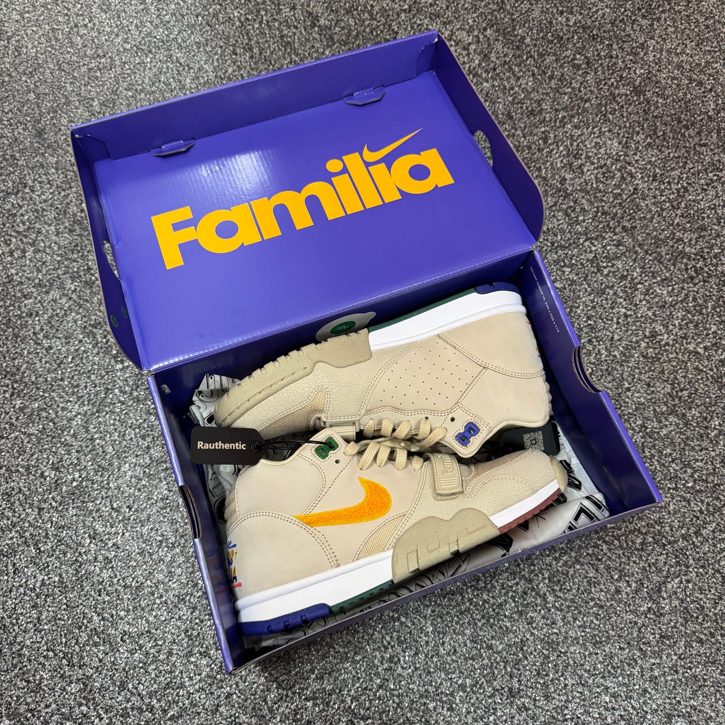 US 9.5 NIKE AIR TRAINER 1 LA FAMILIA