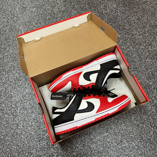 US 9.5 USED NIKE DUNK LOW EMB CHICAGO