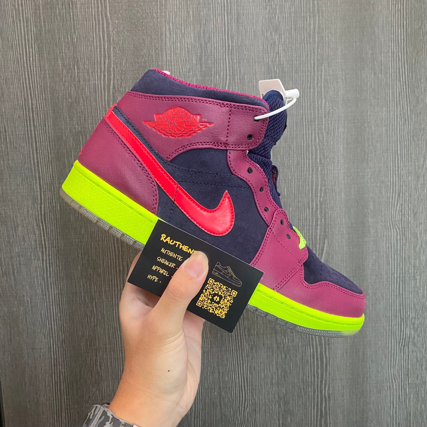 US 10 NIKE AIR JORDAN 1 MID YEAR OF THE SNAKE 2013