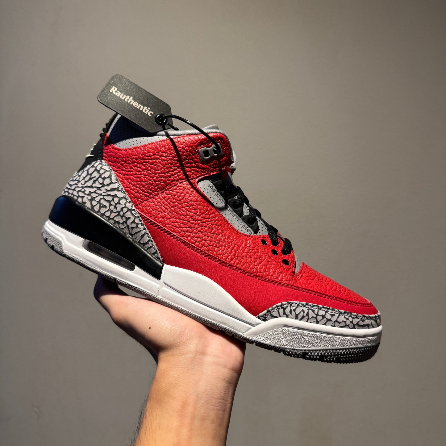 US 9.5 NIKE AIR JORDAN 3 UNITE CHICAGO EXCLUSIVE