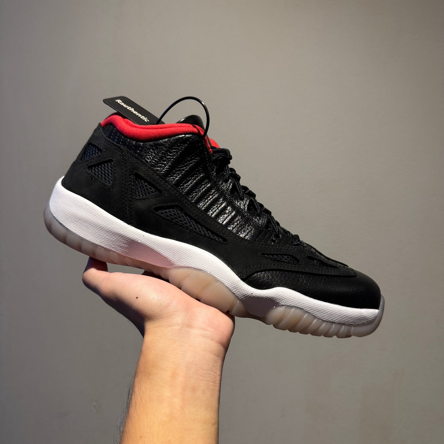 US 10 NIKE AIR JORDAN 11 RETRO LOW IE BRED 2021