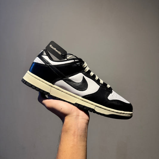 US 11.5W NIKE DUNK LOW VINTAGE PANDA (W)