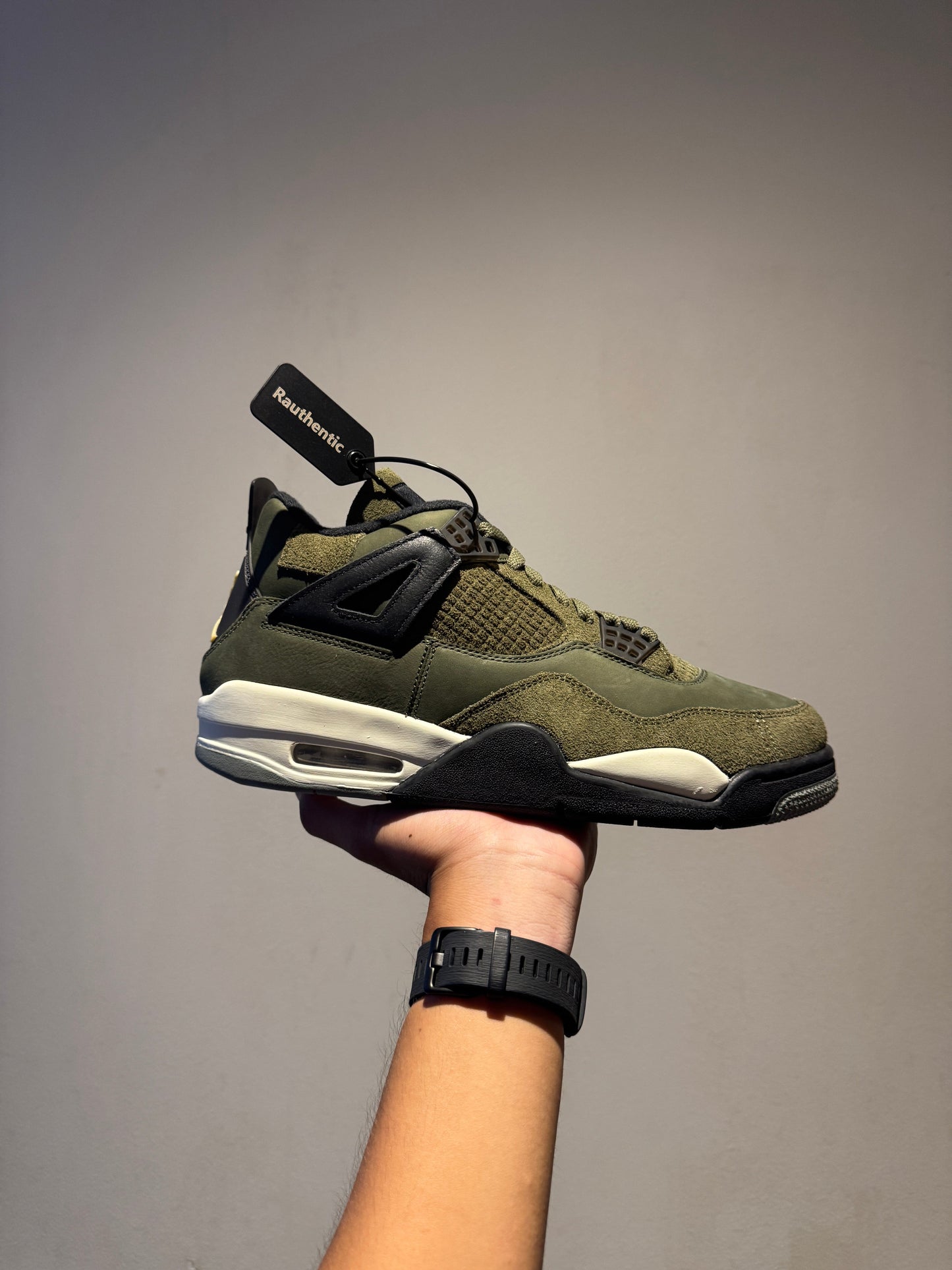 US 10 NIKE AIR JORDAN 4 MEDIUM OLIVE CRAFT
