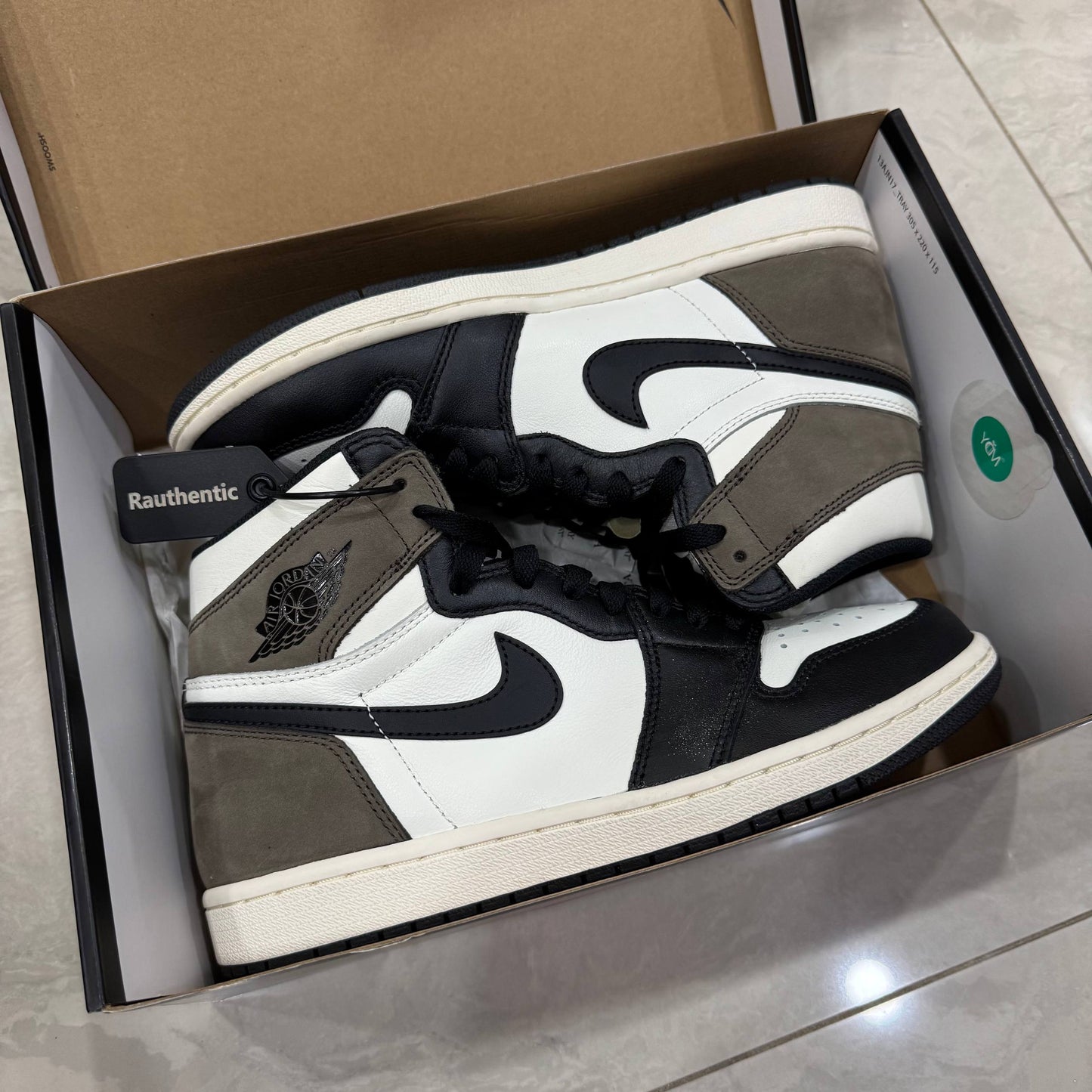 US 8 USED NIKE AIR JORDAN 1 HIGH OG MOCHA