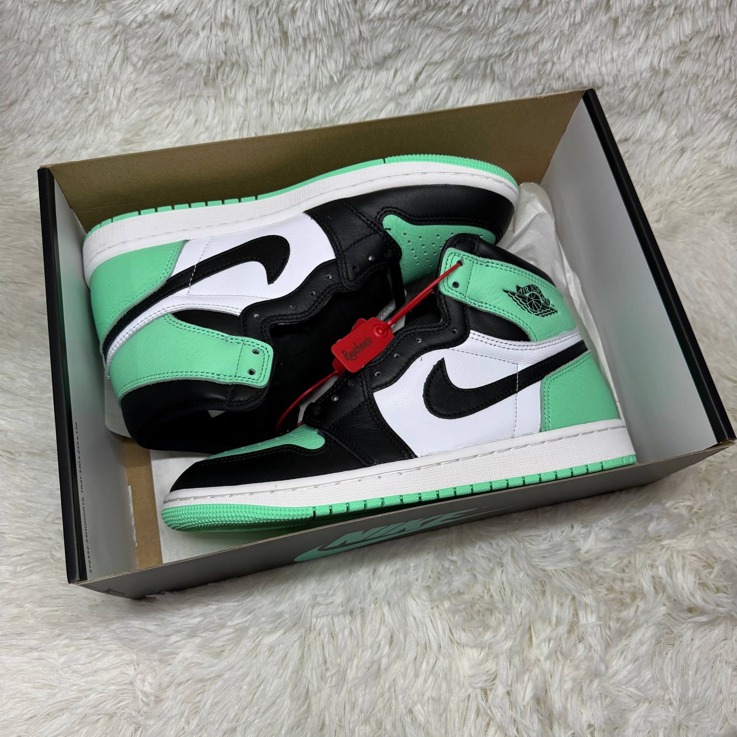 US 8.5 NIKE AIR JORDAN 1 HIGH RETRO OG GREEN GLOW