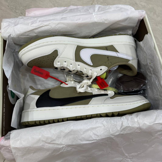US 10 NIKE AIR JORDAN 1 LOW X TRAVIS SCOTT NEUTRAL OLIVE GOLF