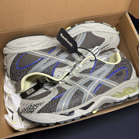 US 9.5 USED ASICS GEL-NIMBUS 10.1 EIGHTEEN EAST