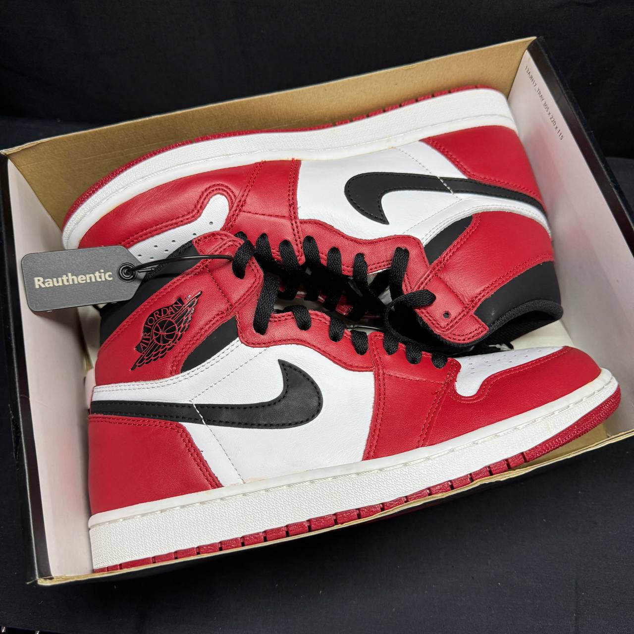 US 9.5 NIKE AIR JORDAN 1 RETRO HIGH OG CHICAGO 2015
