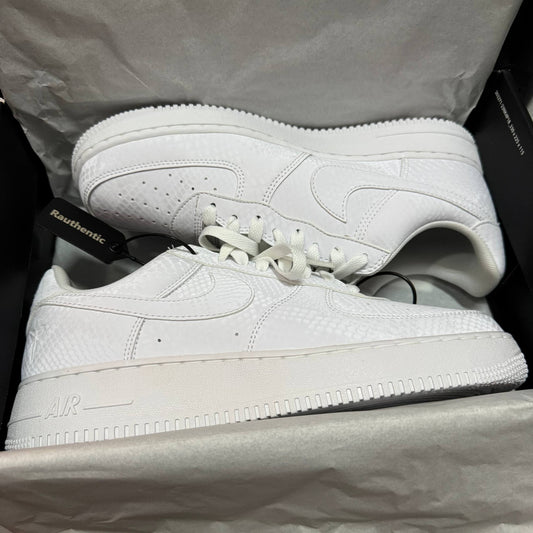 US 10 NIKE AIR FORCE 1 LOW X KOBE TRIPLE WHITE